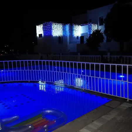 Hotel de apartamente Roadhouse Boutik