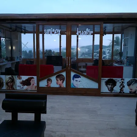 Hotel de apartamente Roadhouse Boutik *